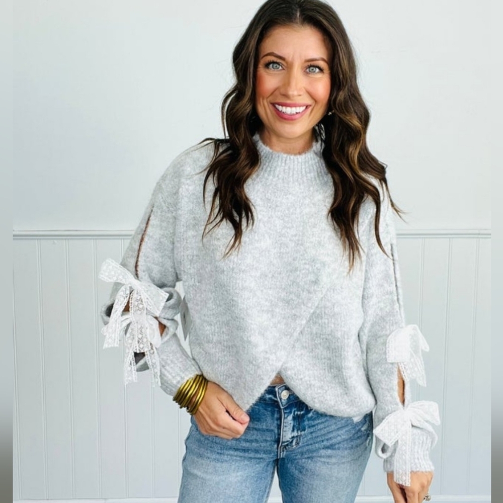 NWOT Lace Bow Reversible Soft Sweater - Picture 1 of 5